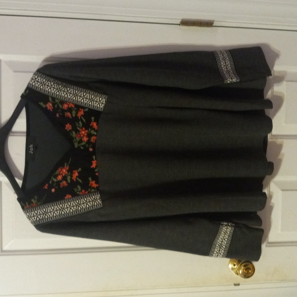 Ladies long sleeve pull over top